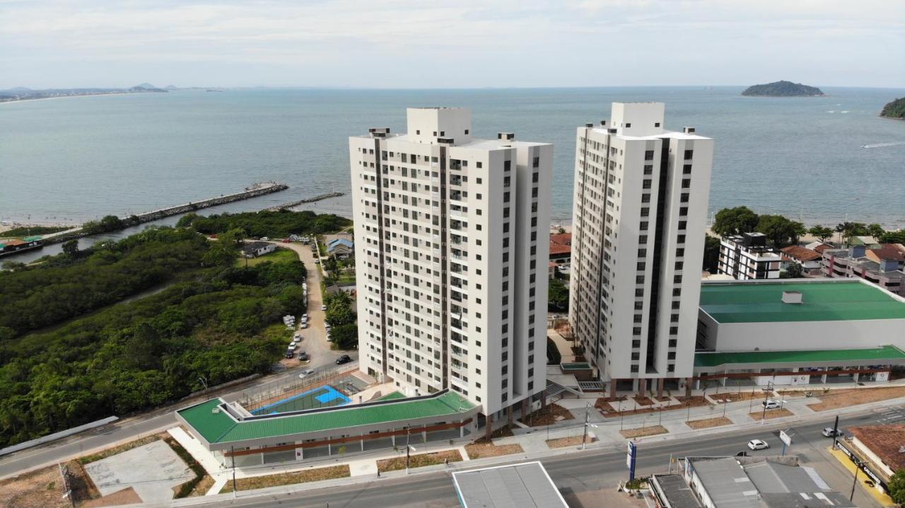 Aptos Em Home Club Frente Mar Com Area De Lazer Completa Penha  Extérieur photo